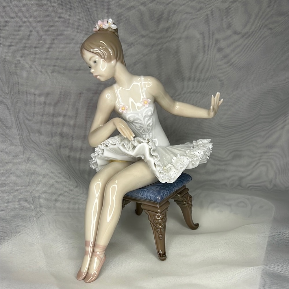 Lladro Porcelain Figurine, Ballet Descanso 05496